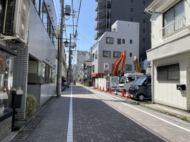 白山中央アネックスビル前面の通り