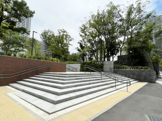 近くの東遊園地