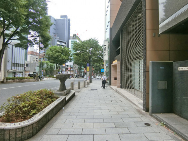 寿道玄坂ビル前面の通り