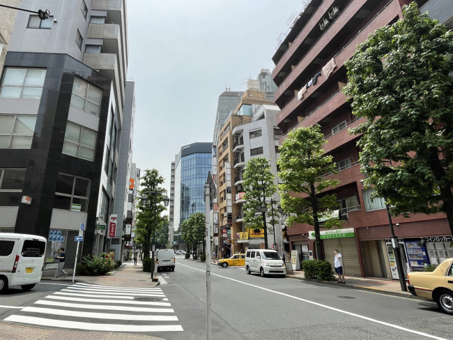 SVAX新宿B館前面の通り