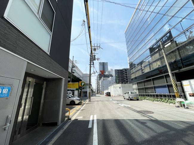 本町西井ビル前面の通り