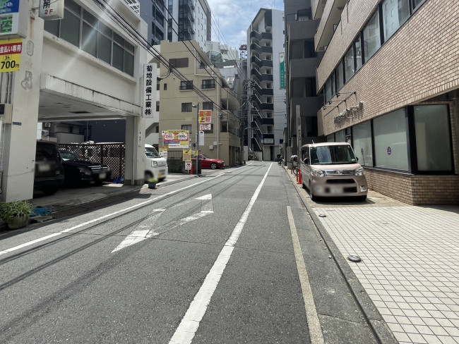 第1菊池ビル前面の通り