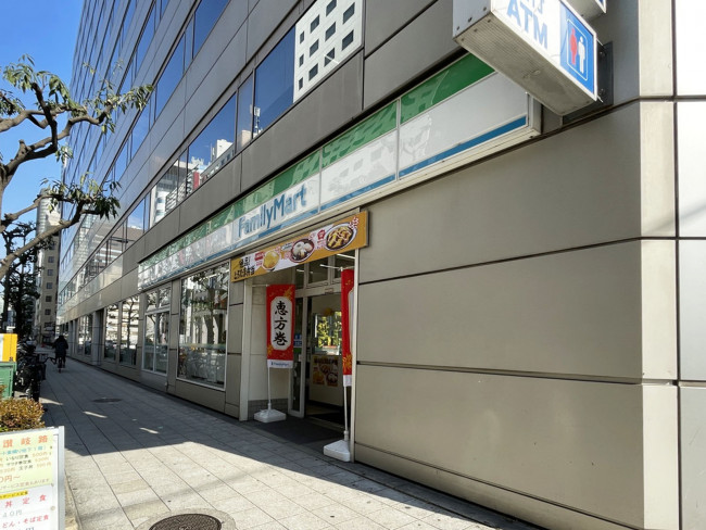 付近のファミリーマート 京町堀店