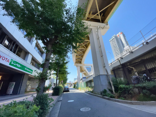 新大阪トヨタビル前面の通り