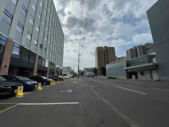 創成クロス前面の通り