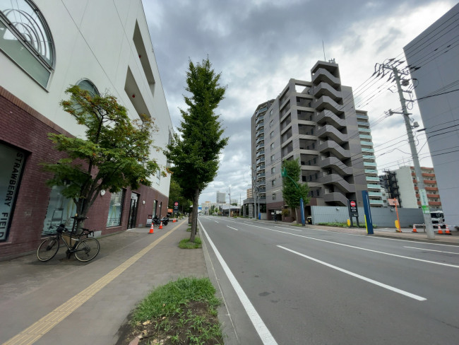 サッポロファクトリー2条館前面の通り
