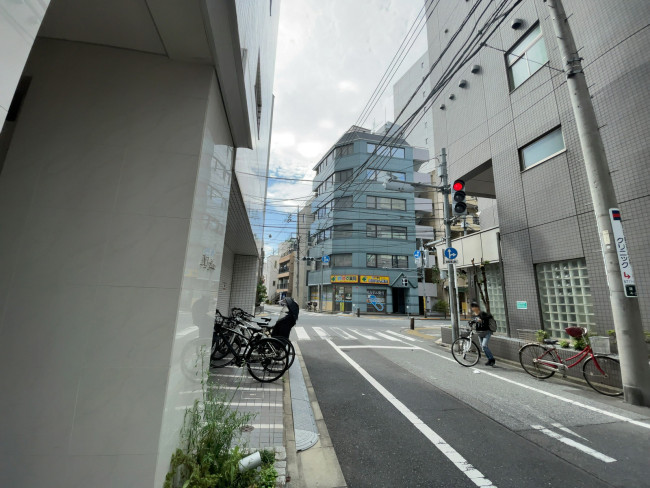 NJプレイス前面の通り