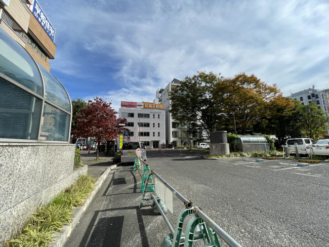 KIビル前面の通り