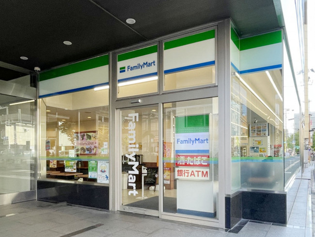 徒歩2分のファミリーマート 宮城野通駅前店