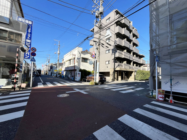 佐々木ビル前面の通り