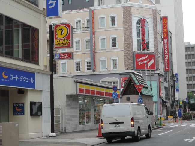 近くにコンビニあり