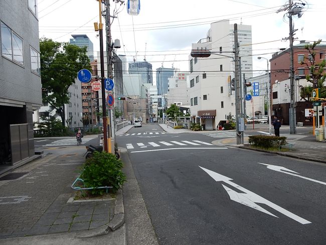 オフィス前の伝馬橋東交差点