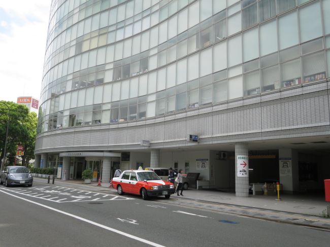 隣の済生会福岡総合病院