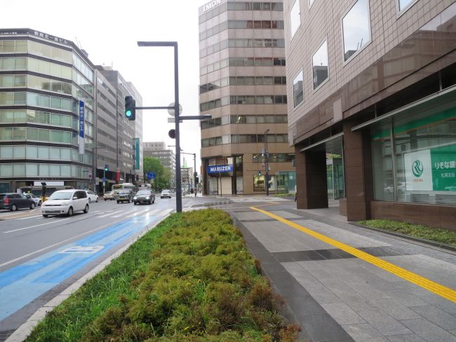 札幌駅前通りに面したオフィスビル