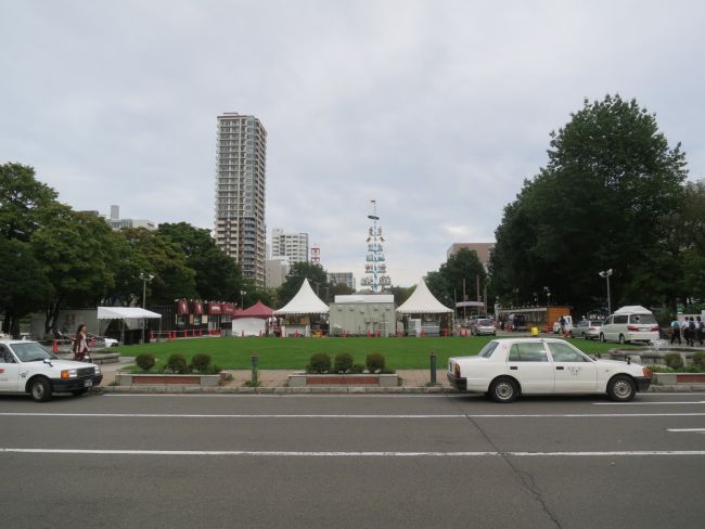 ビル付近の大通公園