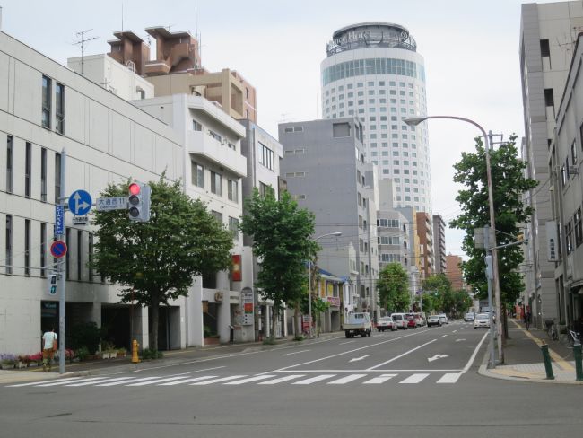 エントランス側の道路の様子