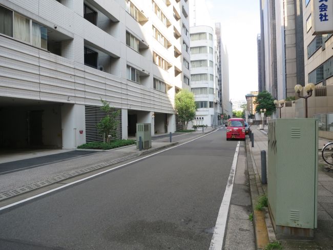 東照ビル前面の道路