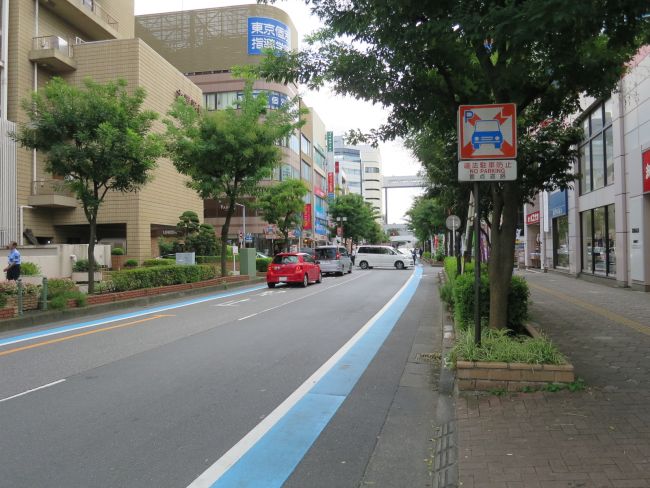 オフィスビル前面道路