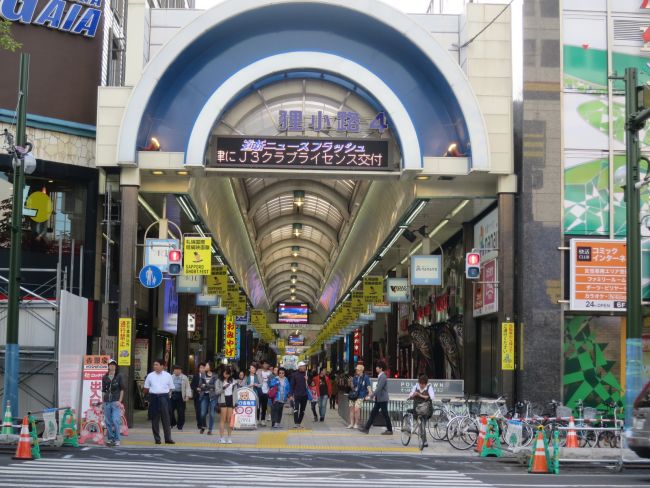 ビル付近の狸小路商店街