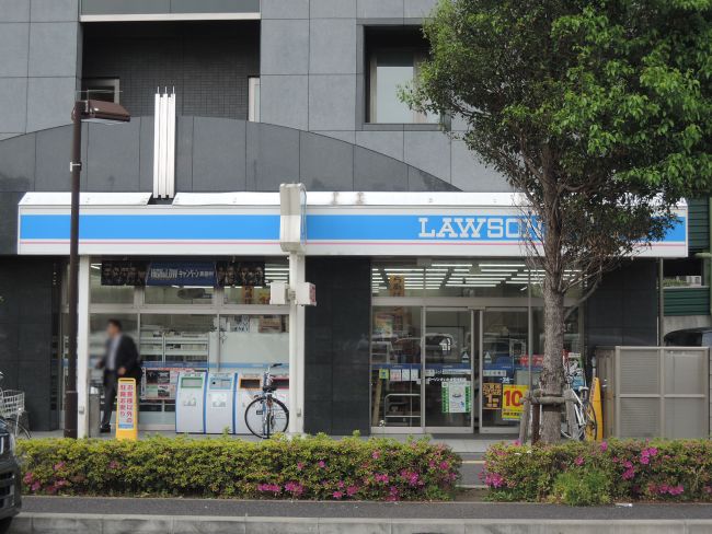 並びにあるローソンさいたま桜木町店