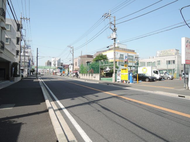 安田第五マンション前面の中山道（国道17号）