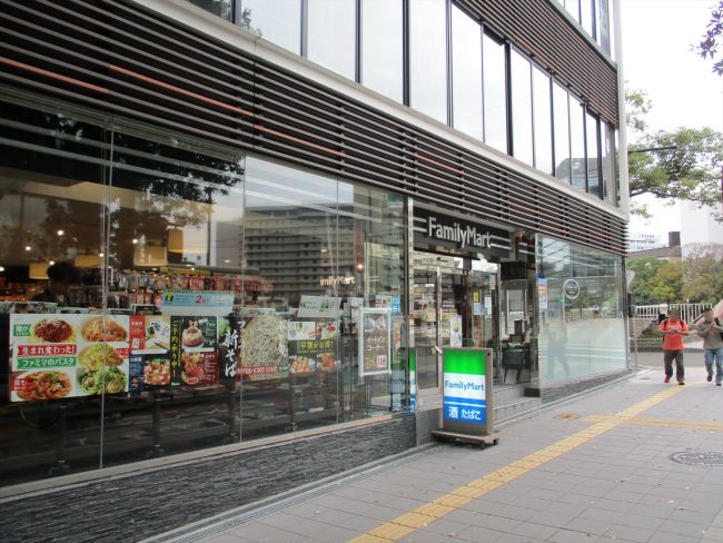 近くのファミリーマート博多中洲4丁目店