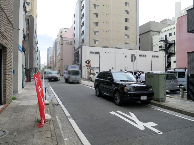 YT馬車道ビル前面の元浜町通り