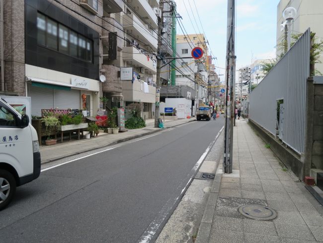 ラ･トゥール前田前面の通り