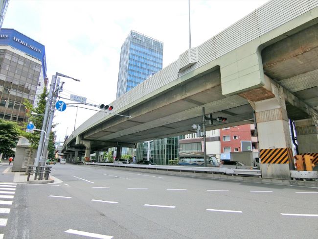 首都高速3号渋谷線が近く