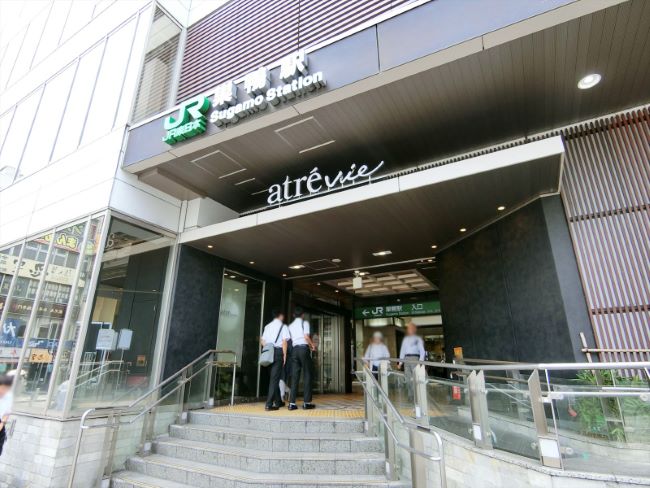 最寄りの「巣鴨駅」