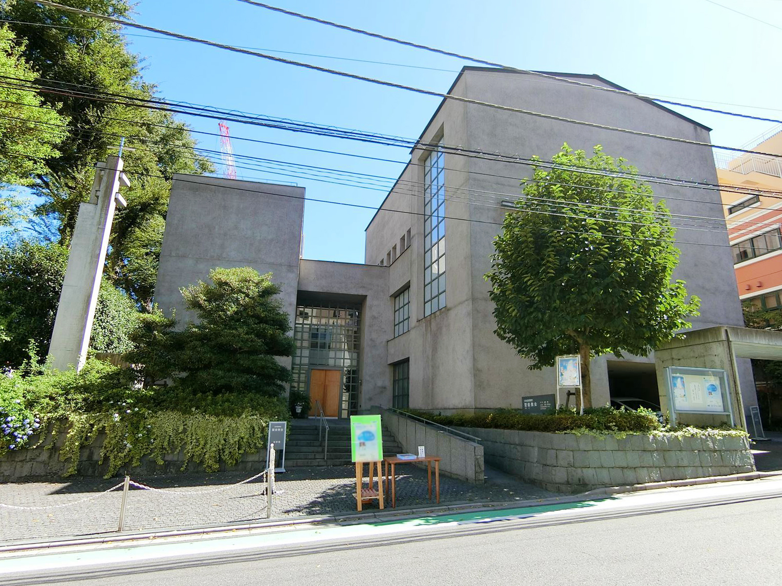 付近の日本基督教団聖徒教会