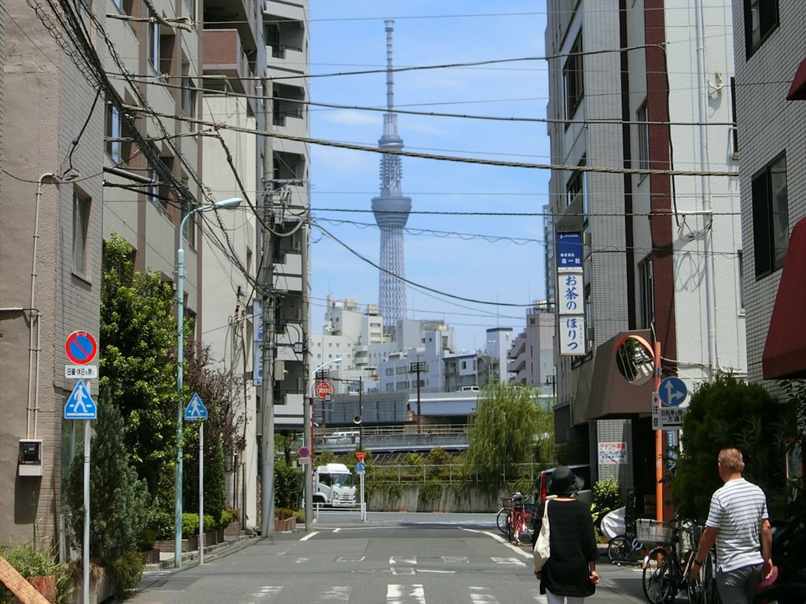 親和第3ビル前面の通り