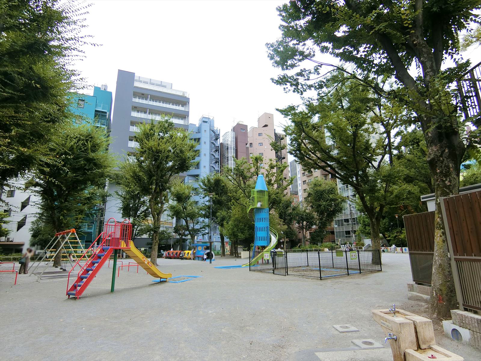 徒歩2分の恵比寿公園