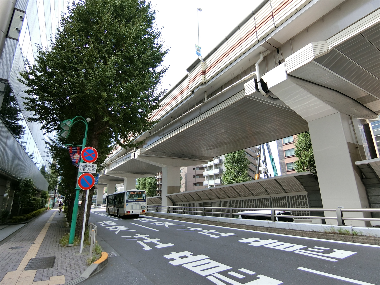 近くの甲州街道