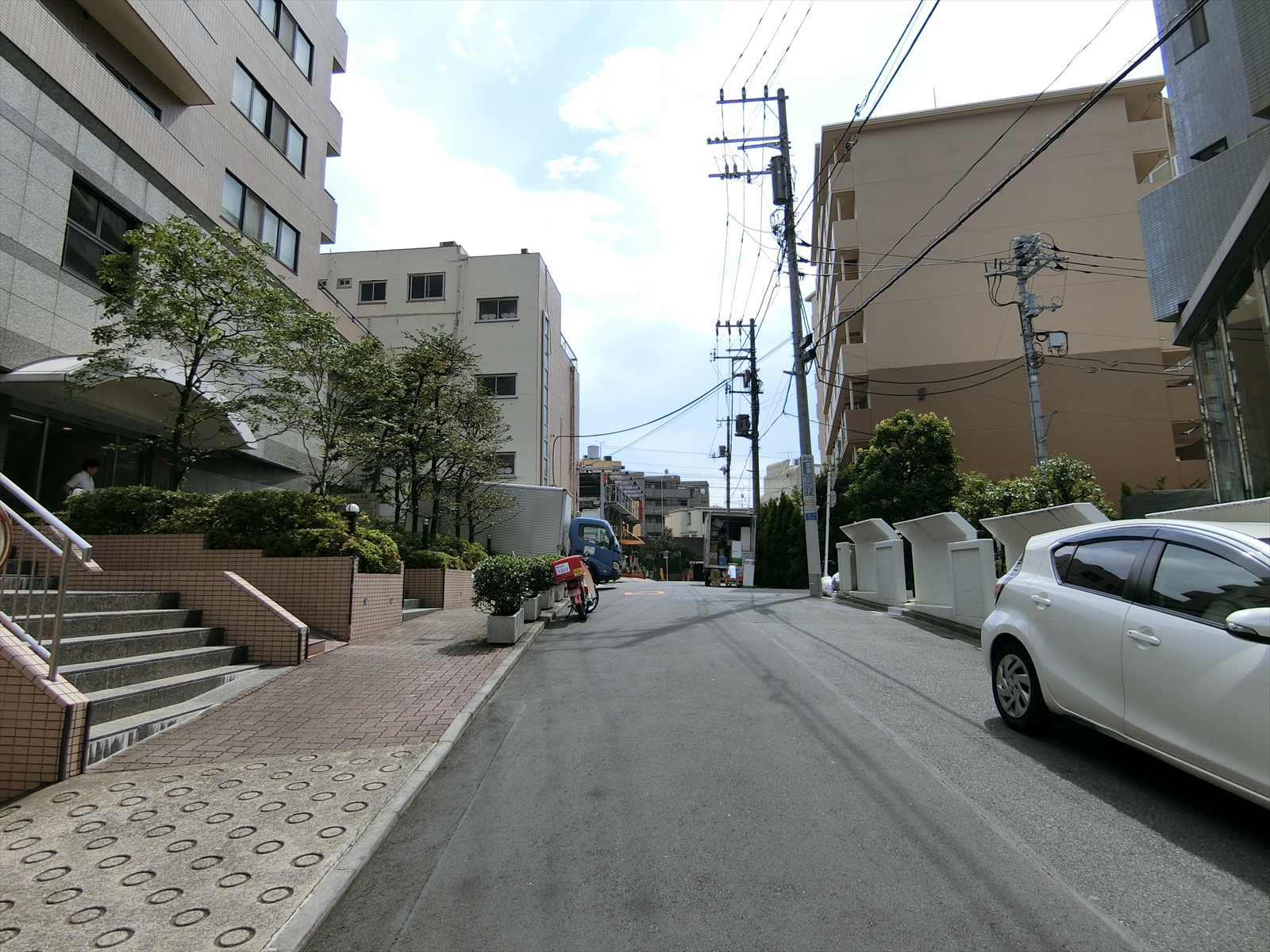 アルス笹塚前面の通り