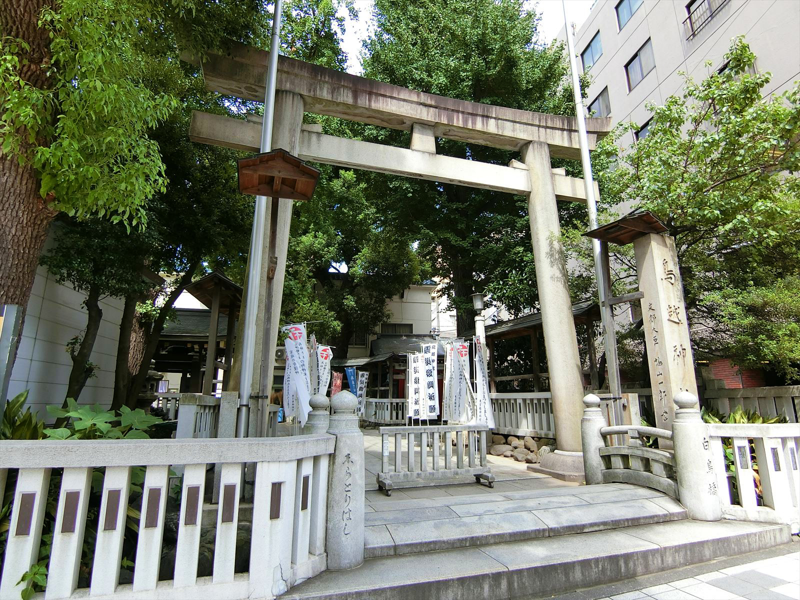 至近の鳥越神社