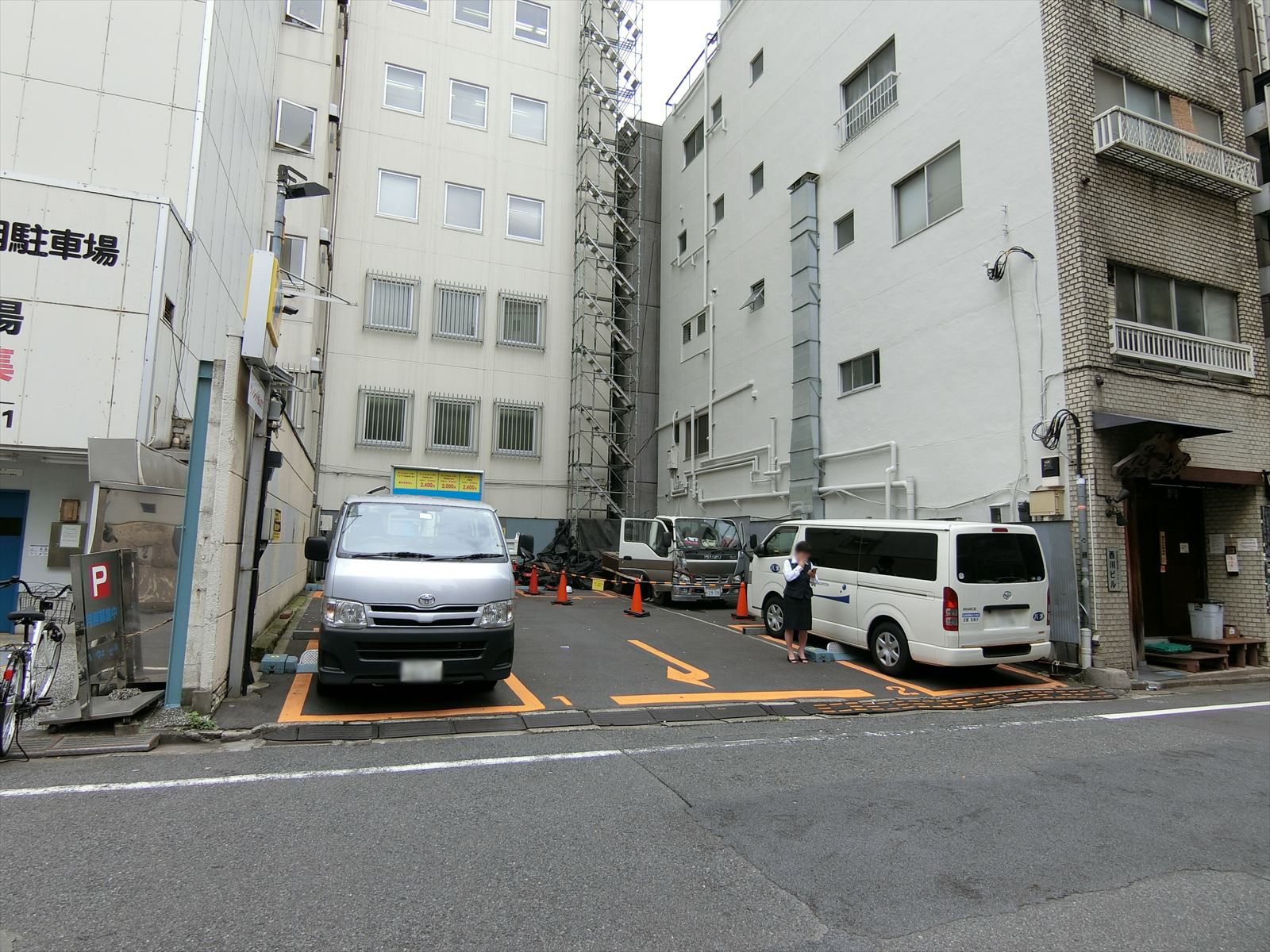 向かいのコインパーキング