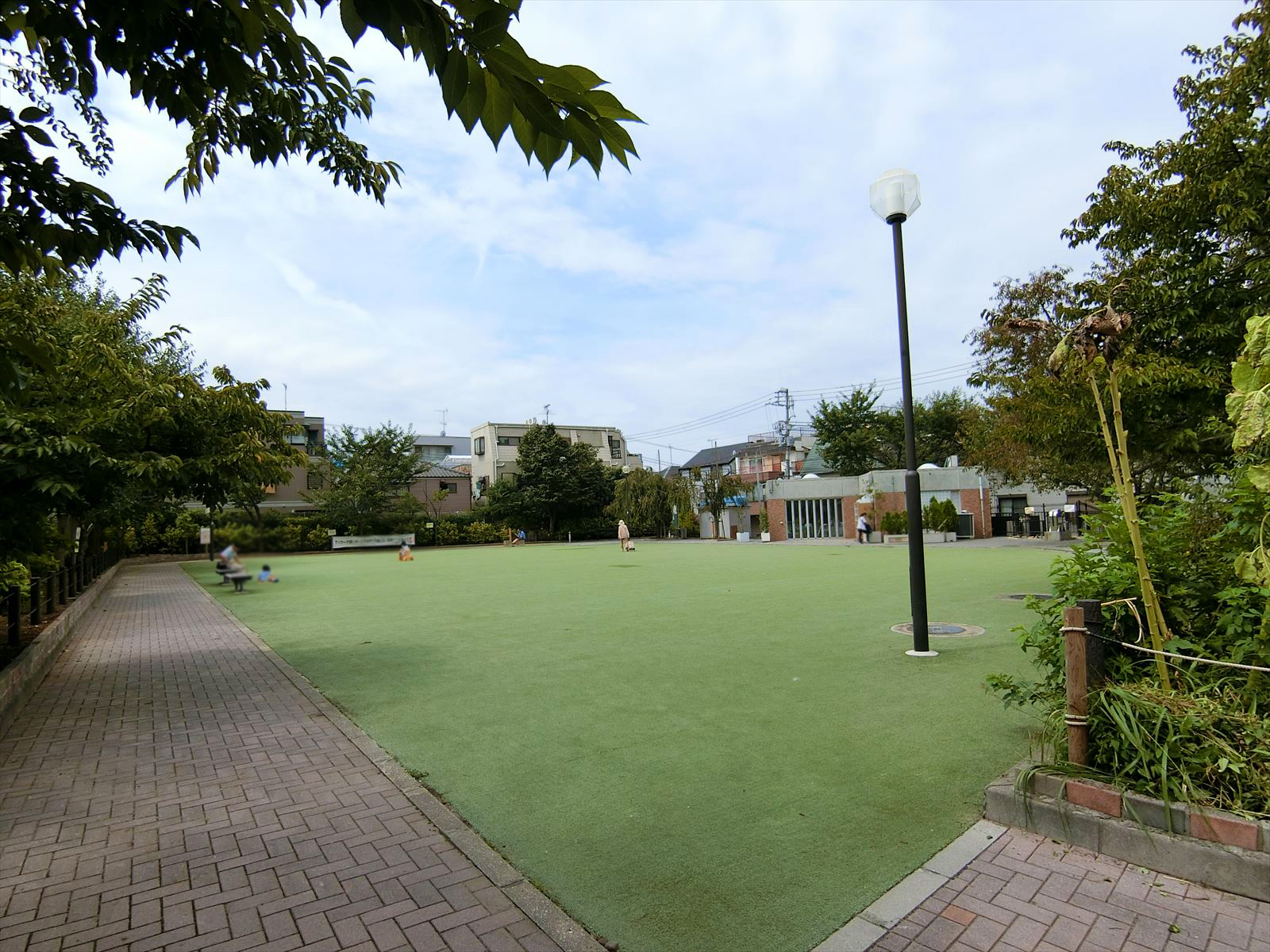 至近の渋谷区立本町さくら公園