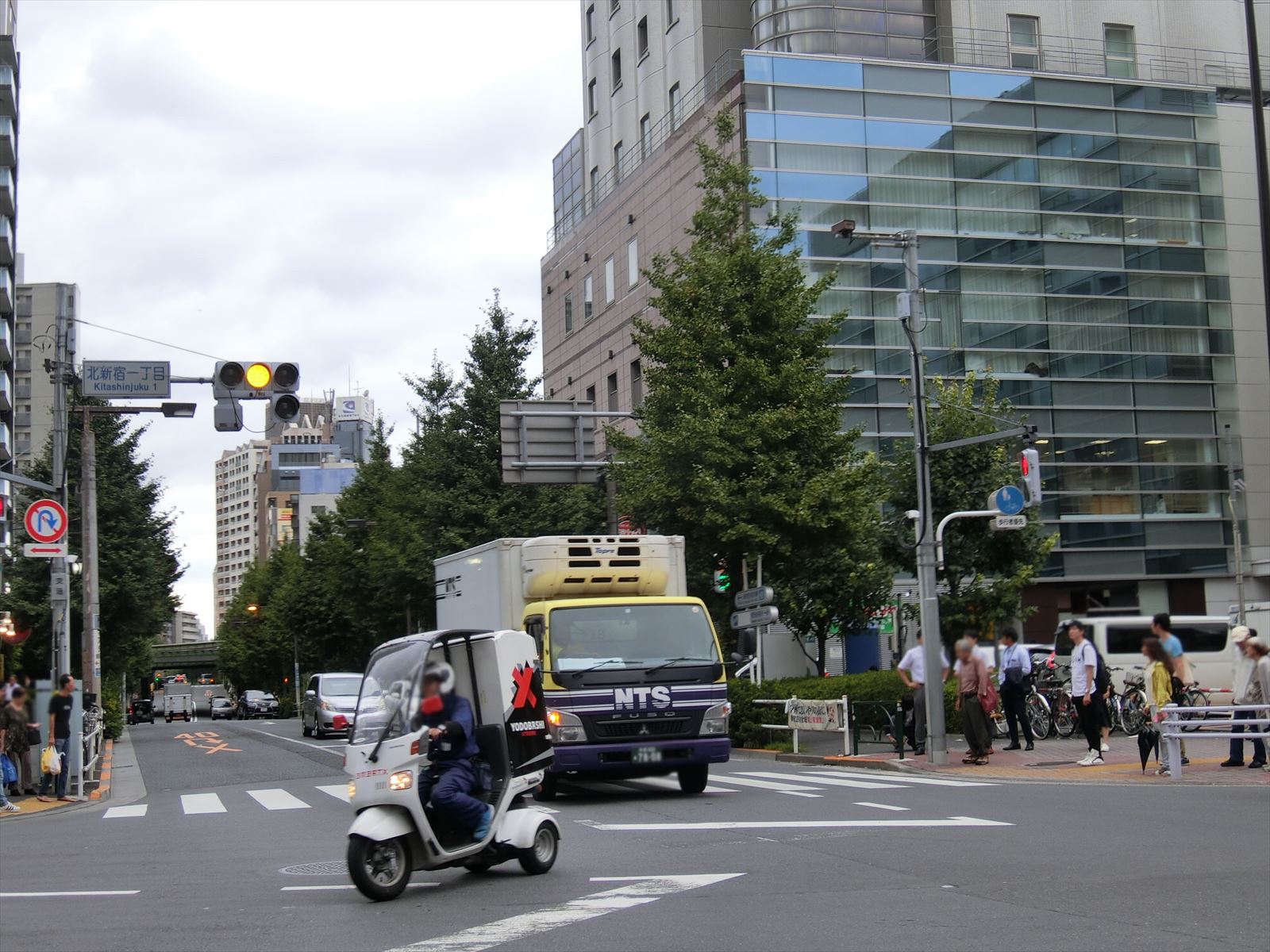 北新宿1丁目交差点の近く