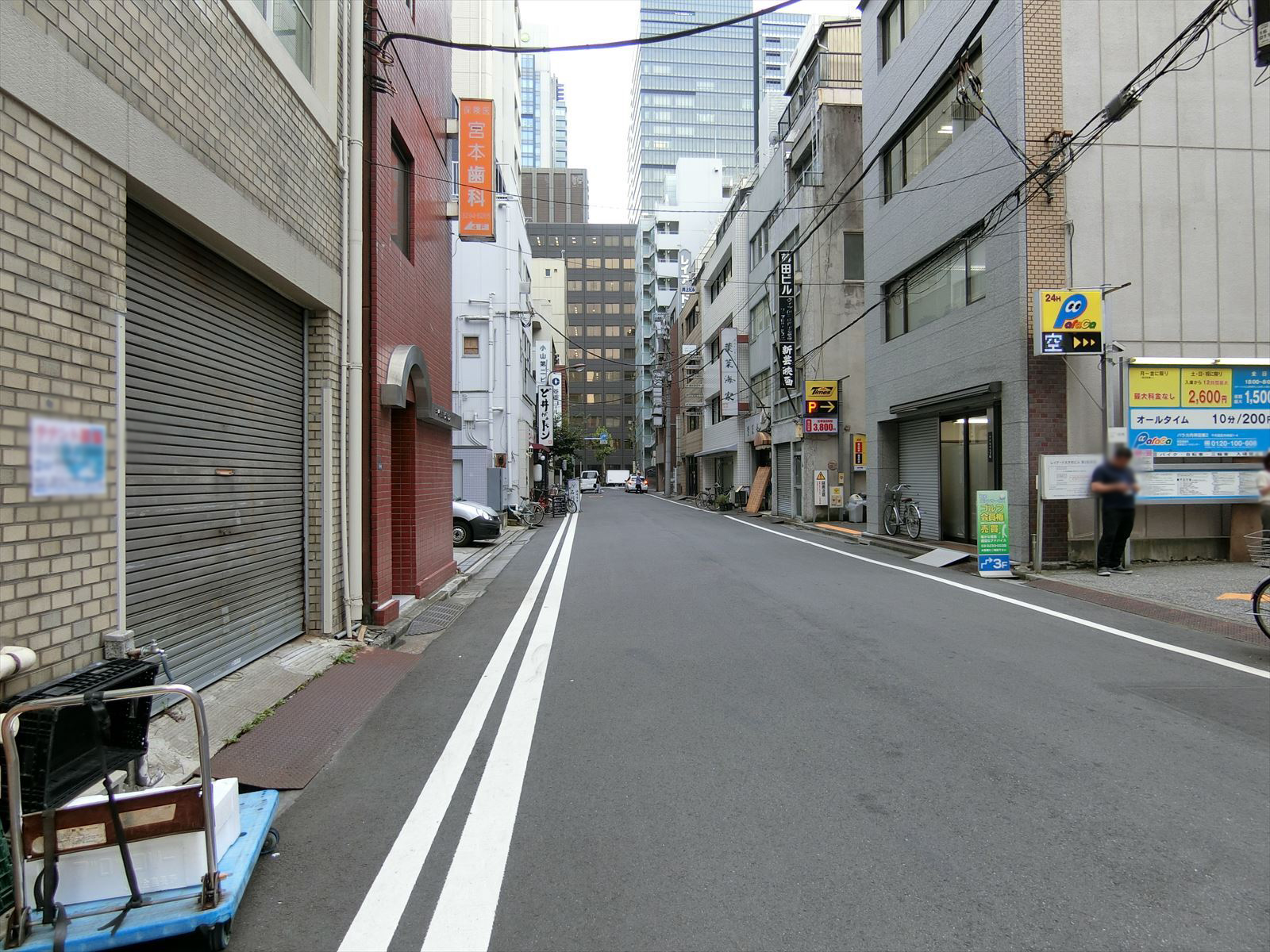 小山第2ビル前面の通り