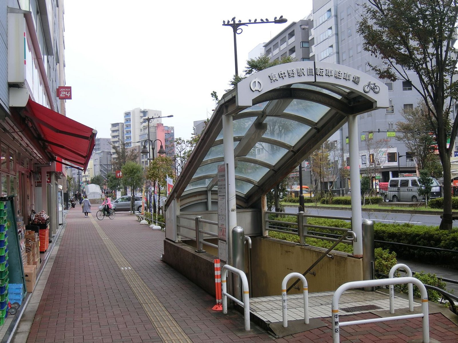 目の前の自転車駐車場