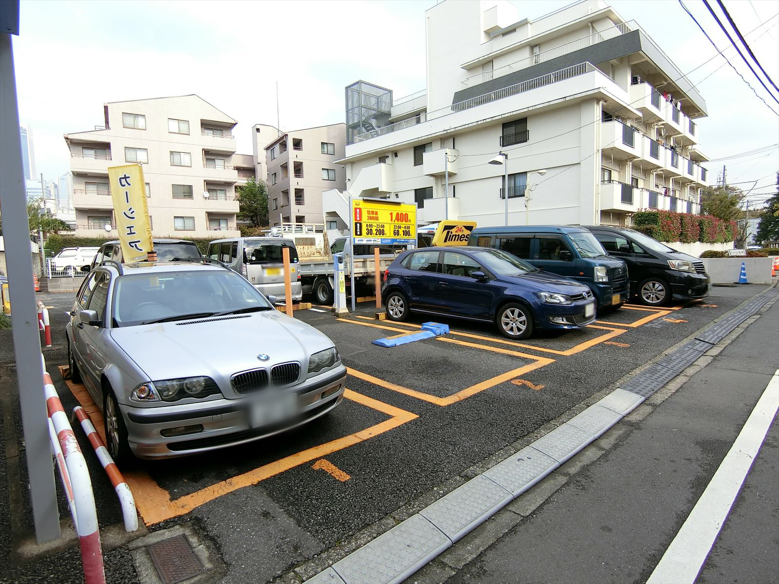 向かいのコインパーキング