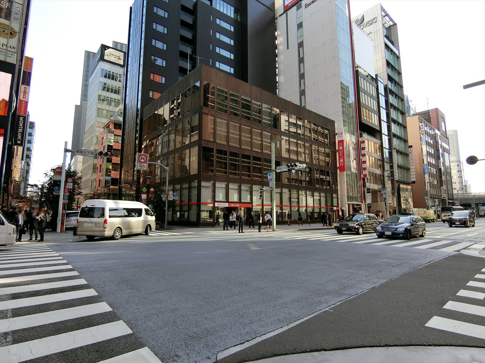 すぐ近くの銀座中央通り