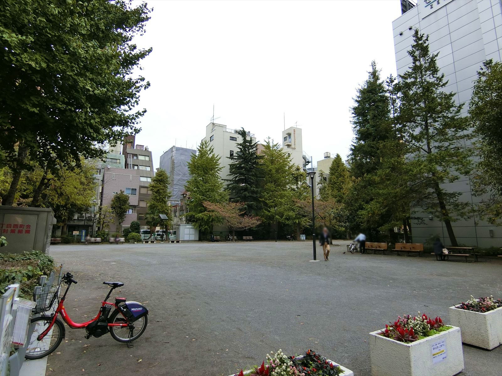 付近の堀留児童公園