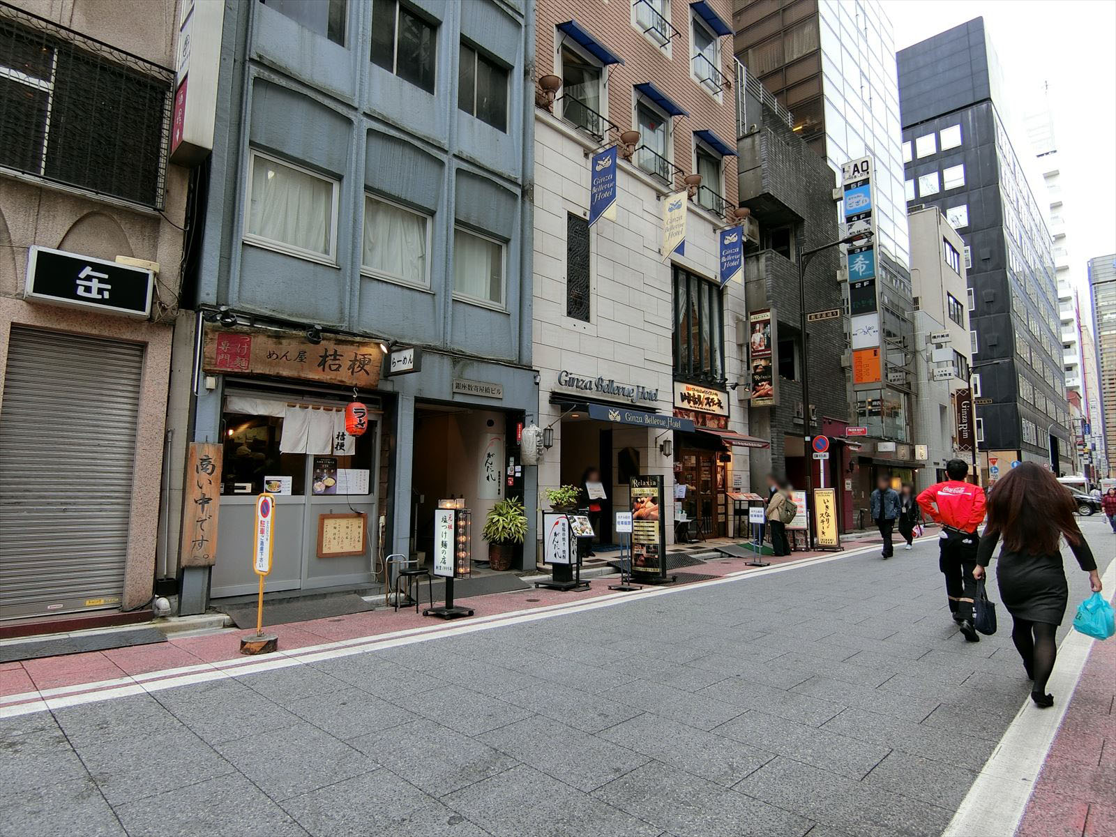 飲食店の多い通り