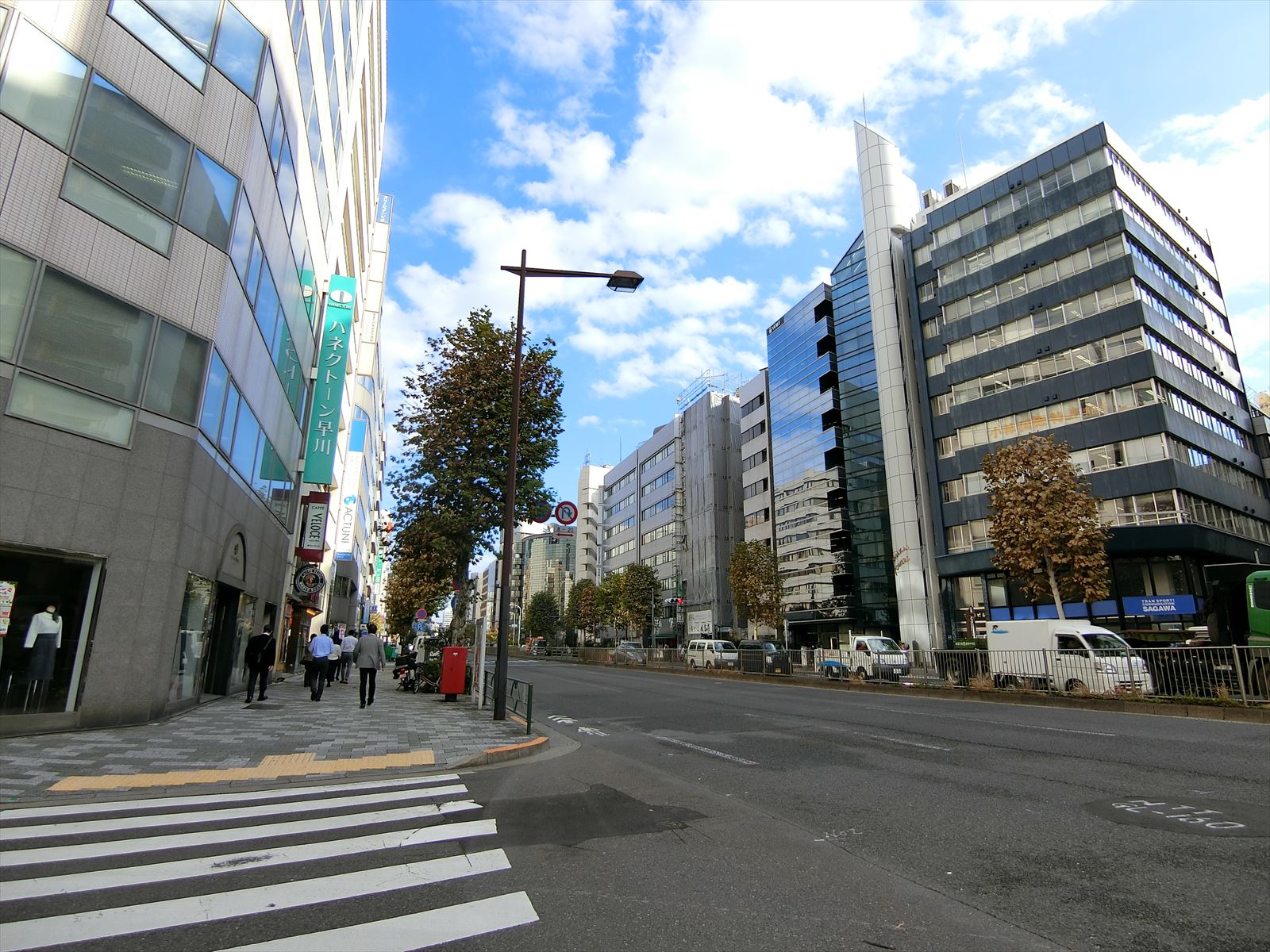近くの靖国通り