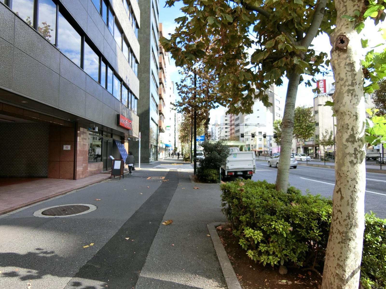 前面の歩道