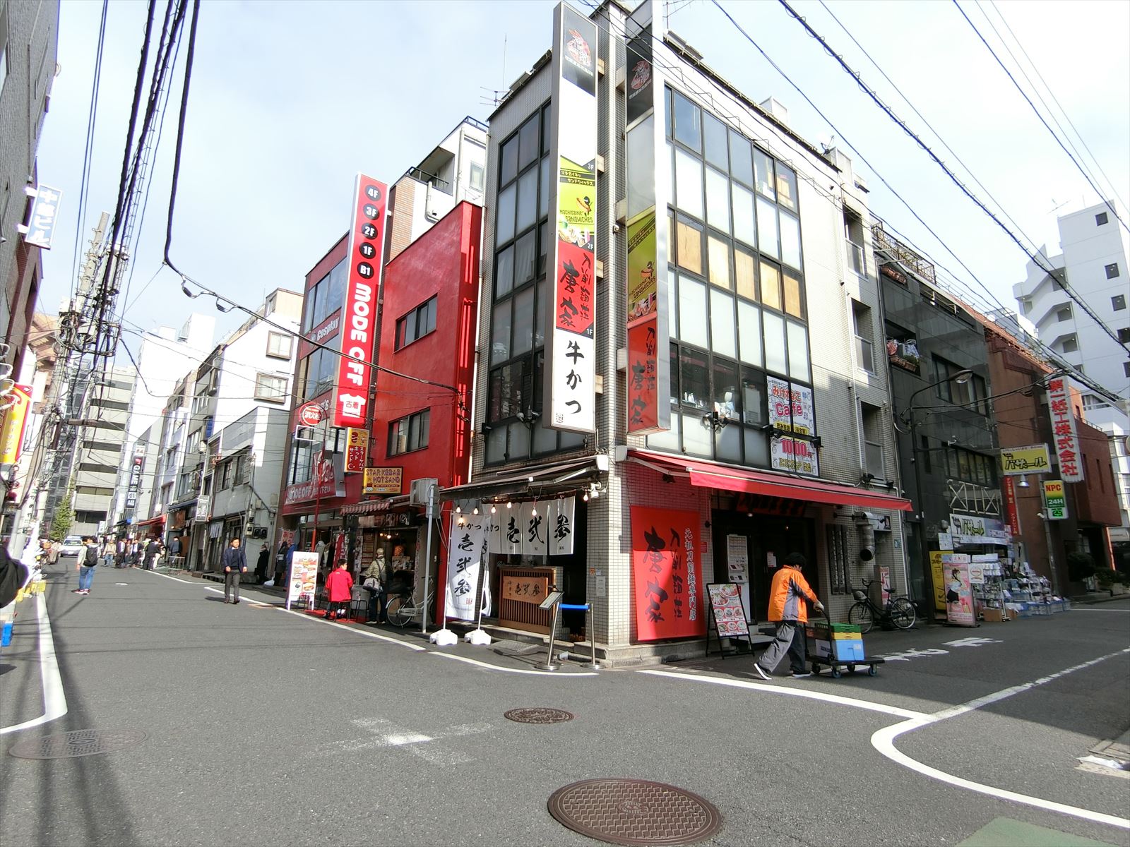 飲食店の多い通り