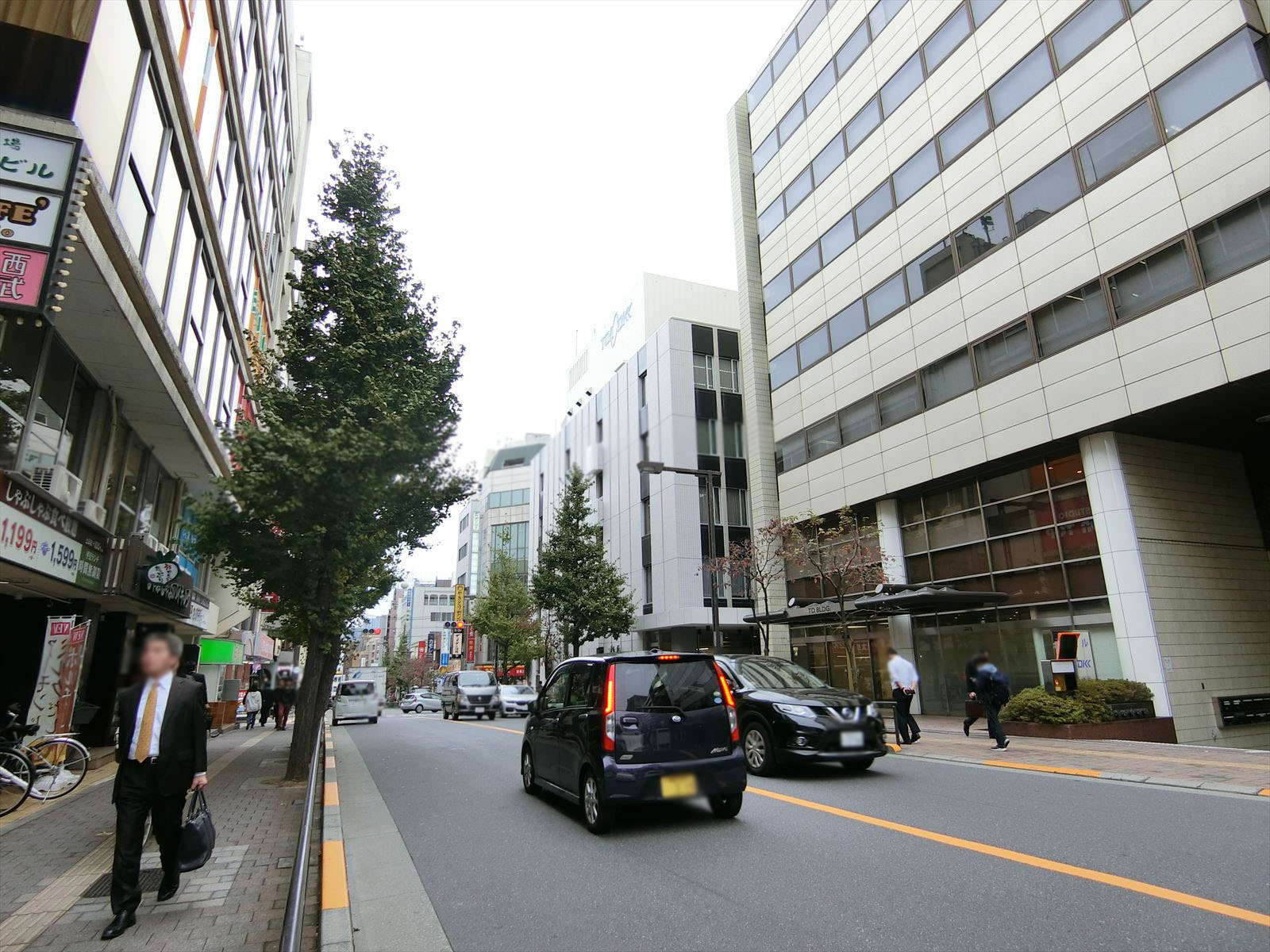 後楽園ビル前面の通り