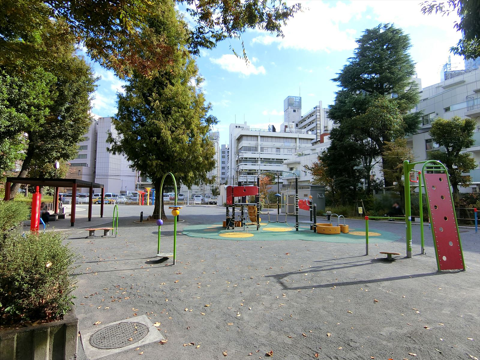付近の六本木西公園